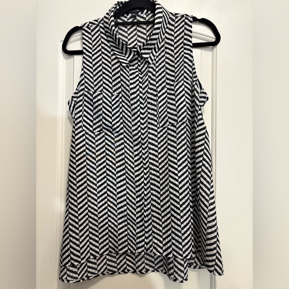 Black and White Sleeveless Chevron Top